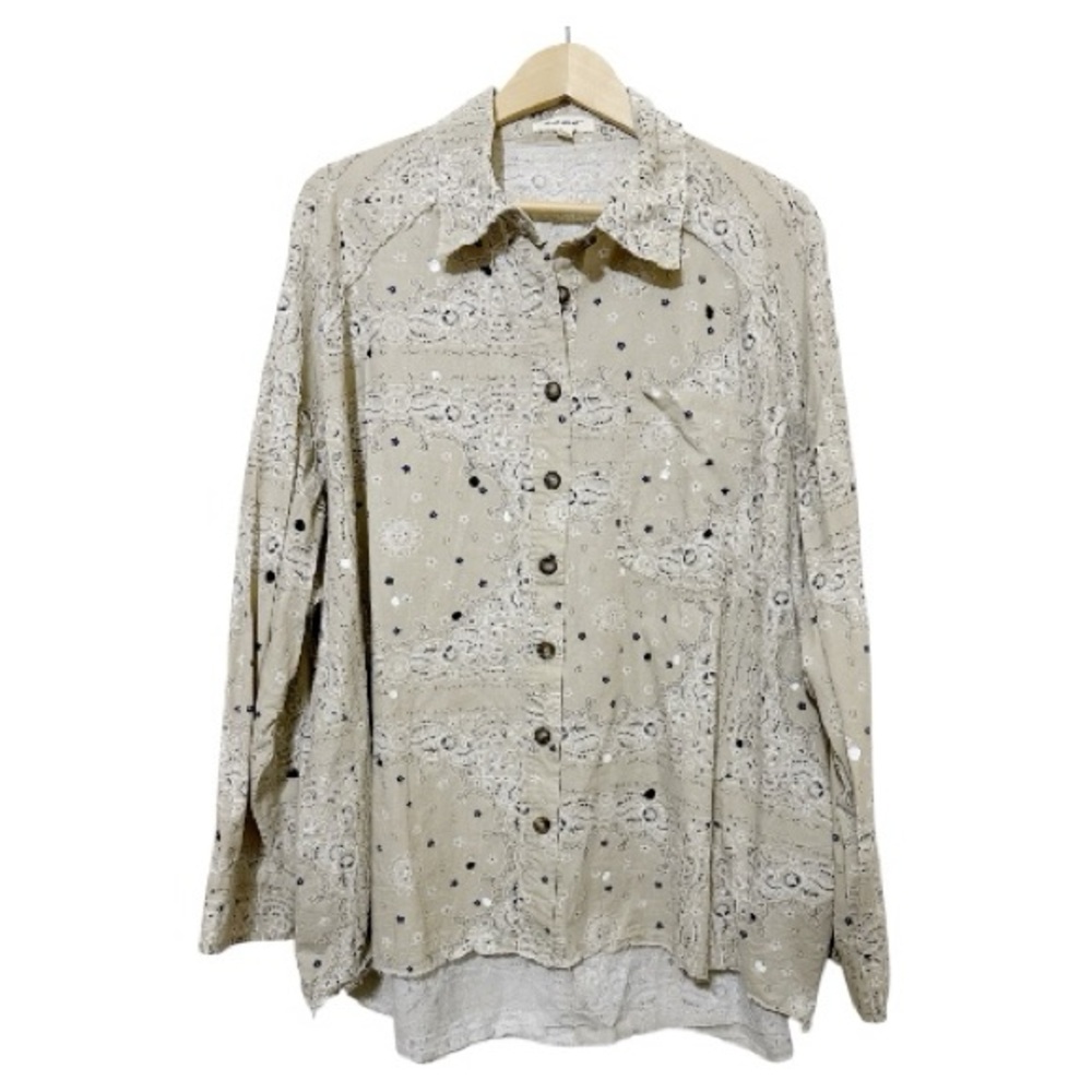 Blue Velvet Oversized Tan & Navy Bandana Print Women’s Button Down Top - Large